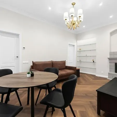 Yard Gallery In The Center By Urban Rent Apartment Kaunas